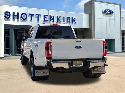 2023 Ford F-350 Lariat Super Duty