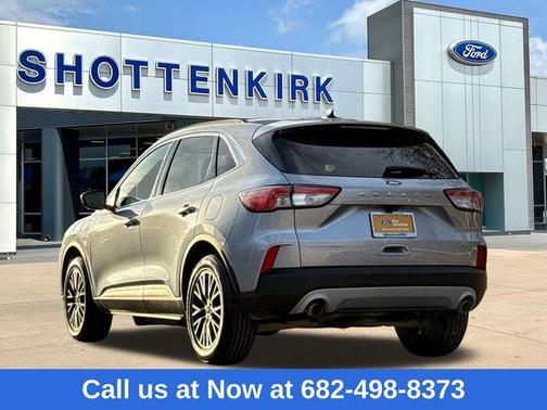 2022 Ford Escape PHEV Titanium