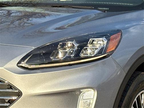 2022 Ford Escape PHEV Titanium