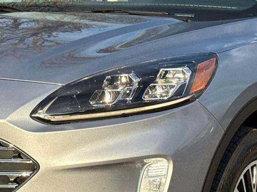 2022 Ford Escape PHEV Titanium