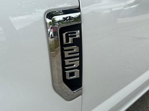 Oxford White 2022 Ford F-250 XL