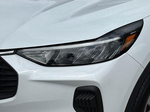 Oxford White 2025 Ford Escape Active