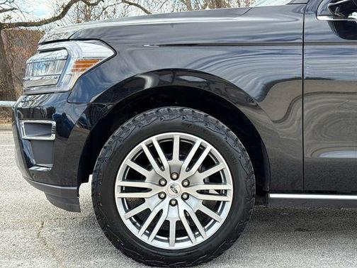 Black Metallic 2024 Ford Expedition Limited