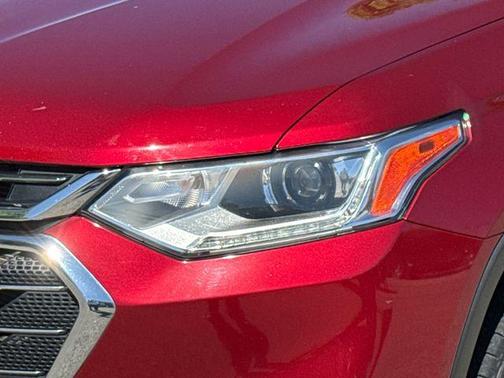 Cajun Red Tintcoat 2020 Chevrolet Traverse LT Cloth
