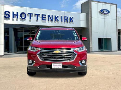 Cajun Red Tintcoat 2020 Chevrolet Traverse LT Cloth