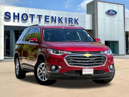 Cajun Red Tintcoat 2020 Chevrolet Traverse LT Cloth