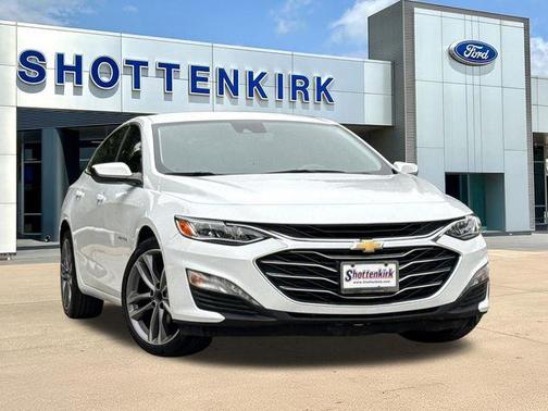 Summit White 2023 Chevrolet Malibu 2LT