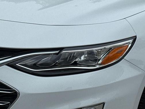 Summit White 2023 Chevrolet Malibu 2LT