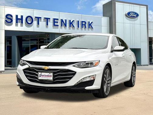 Summit White 2023 Chevrolet Malibu 2LT