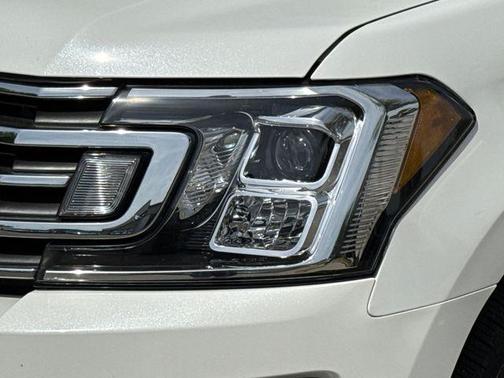 Star White 2021 Ford Expedition XLT