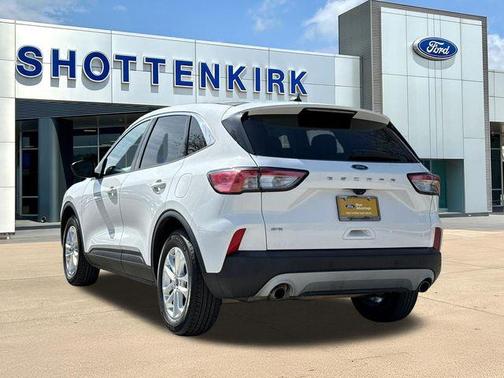 Oxford White 2022 Ford Escape SE