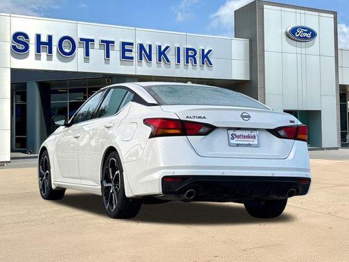 White 2024 Nissan Altima 2.5 SR
