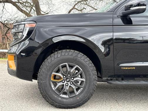 Black Metallic 2026 Ford Expedition Tremor