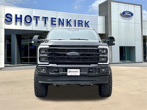 2025 Ford F-250 Platinum