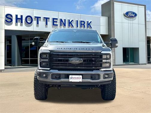 2025 Ford F-250 Platinum