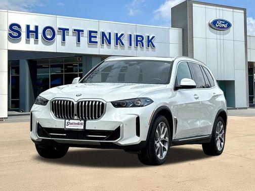 Mineral White Metallic 2024 BMW X5 xDrive40i