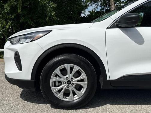 Oxford White 2024 Ford Escape Active