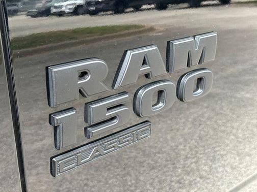 Diamond Black 2022 RAM 1500 Classic SLT