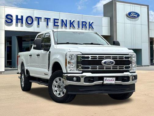 Oxford White 2024 Ford F-250 XLT
