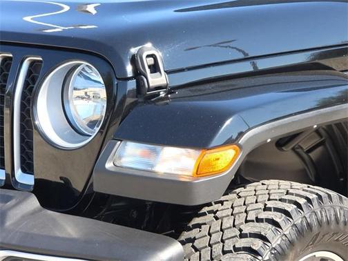 2022 Jeep Gladiator Overland