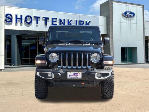 2022 Jeep Gladiator Overland