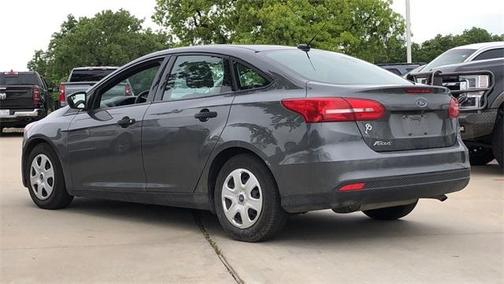 Photo 2 of 5 of 2018 Ford Focus S