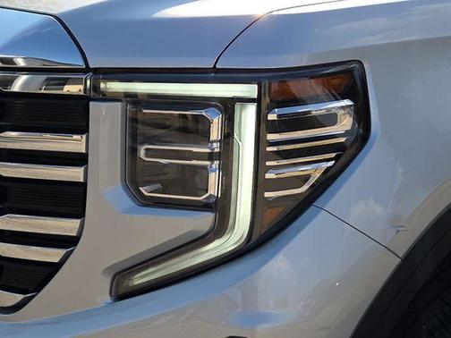 Quicksilver Metallic 2022 GMC Sierra 1500 SLT