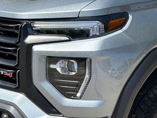 Sterling 2024 GMC Canyon AT4