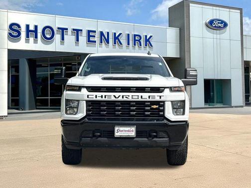 Summit White 2022 Chevrolet Silverado 2500 Custom