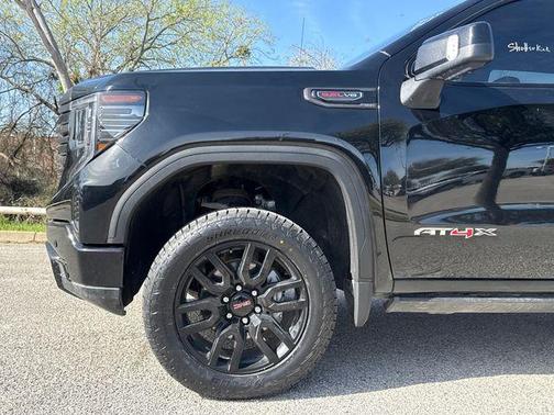 Onyx Black 2022 GMC Sierra 1500 AT4X