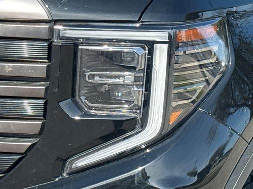 Onyx Black 2022 GMC Sierra 1500 AT4X