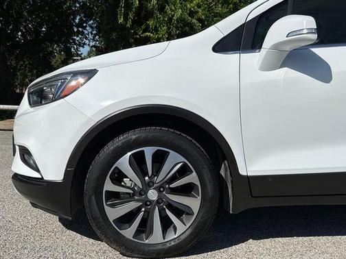 Summit White 2017 Buick Encore Preferred II