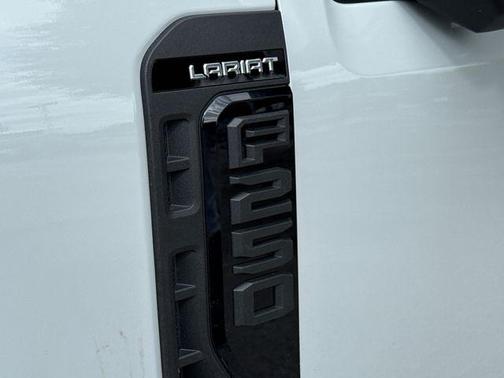 Avalanche 2026 Ford F-250 Lariat
