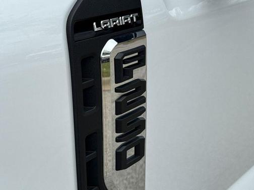 Oxford White 2026 Ford F-250 Lariat