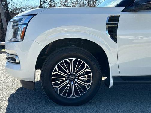 2025 Nissan Armada Platinum