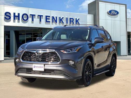 2023 Toyota Highlander Platinum