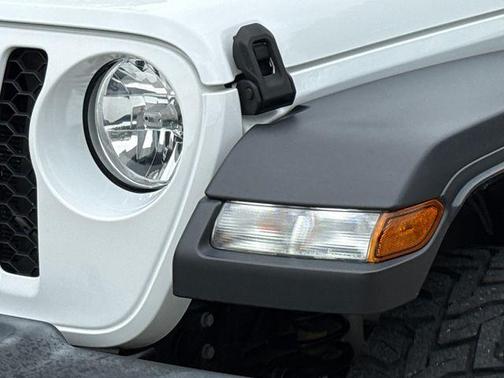 Bright White Clearcoat 2020 Jeep Gladiator Sport