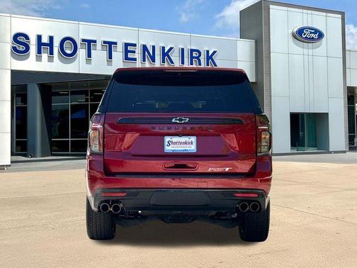 2023 Chevrolet Suburban RST