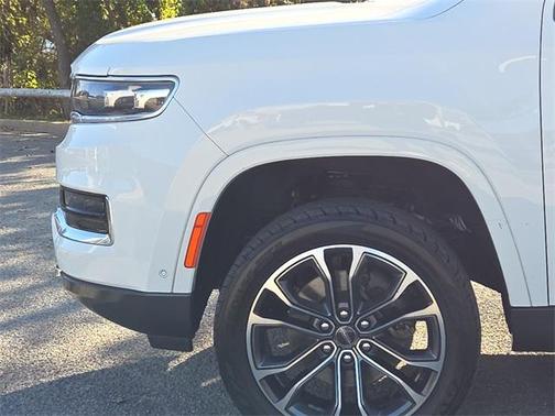 2022 Jeep Grand Wagoneer Series III