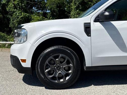 Oxford White 2024 Ford Maverick XLT