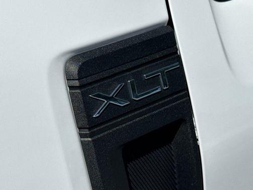 Oxford White 2024 Ford Maverick XLT