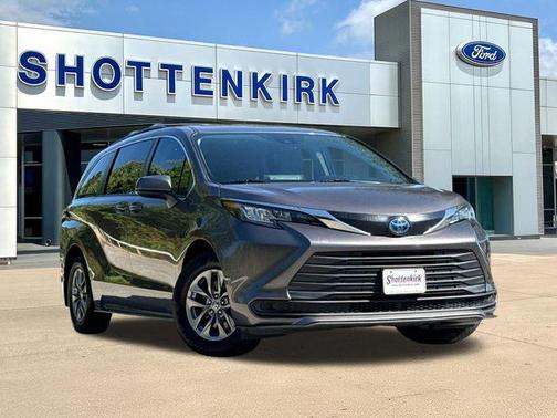 Predawn Gray Mica 2023 Toyota Sienna LE