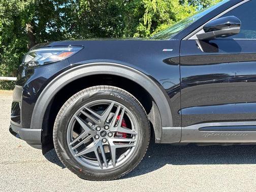 Black 2026 Ford Explorer ST-Line