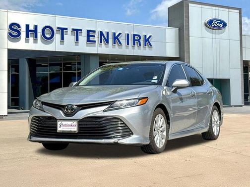 Celestial Silver Metallic 2018 Toyota Camry LE