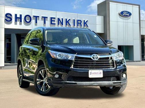 Midnight Black Metallic 2016 Toyota Highlander XLE