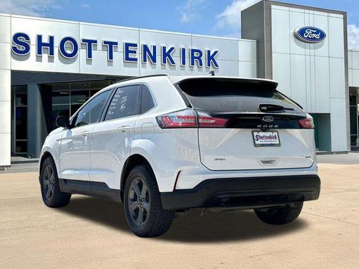 Oxford White 2022 Ford Edge SEL