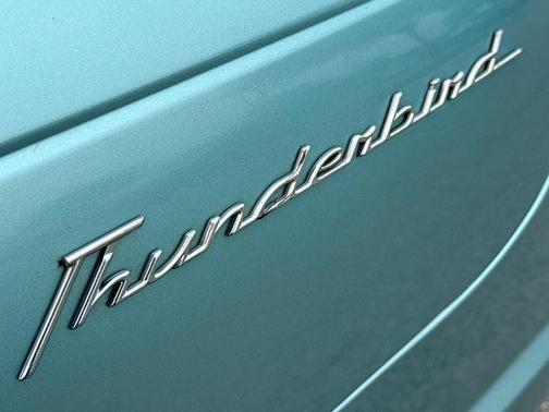 2002 Ford Thunderbird 