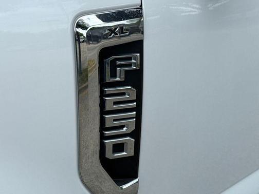Oxford White 2022 Ford F-250 XL
