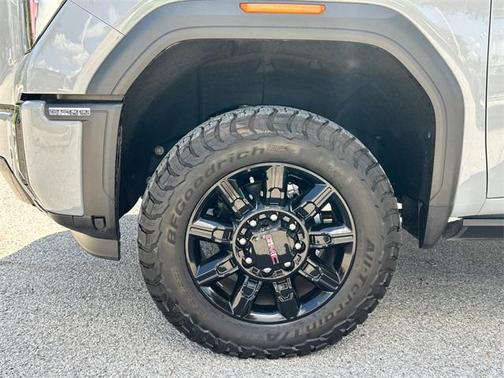 2025 GMC Sierra 2500 AT4