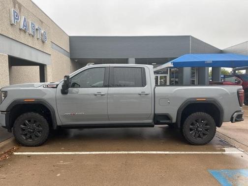 2025 GMC Sierra 2500 AT4